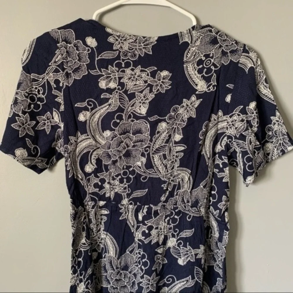 NWT. ROXY Mood Indigo Light Floral Tie-Front Dress